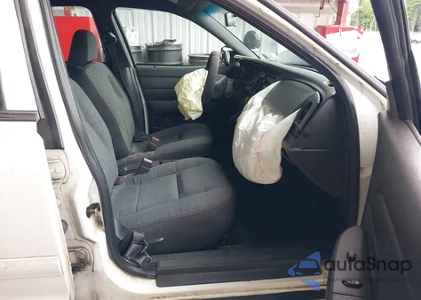 2003 Ford Crown Victoria Police z USA, uszkodzony, nr VIN 2FAFP71W43X171833